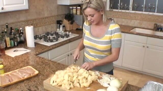 Busty blonde Bree Olson can make cooking look sexy