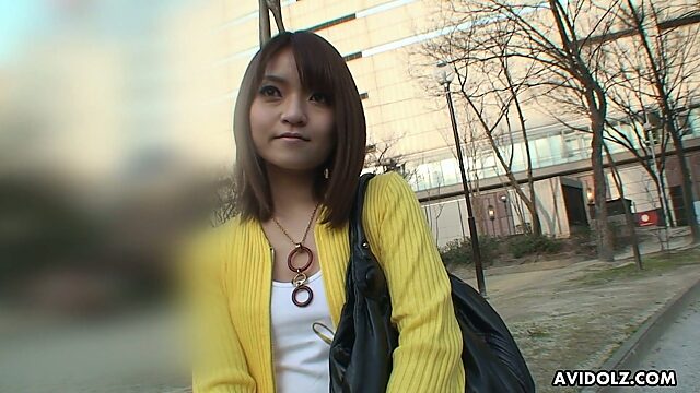 Похотливая японка Кимоко Тсужи даёт первому встречному чуваку с камерой