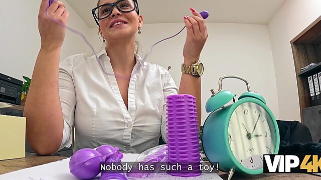 Blonde Jennifer convinces manager to give her a loan