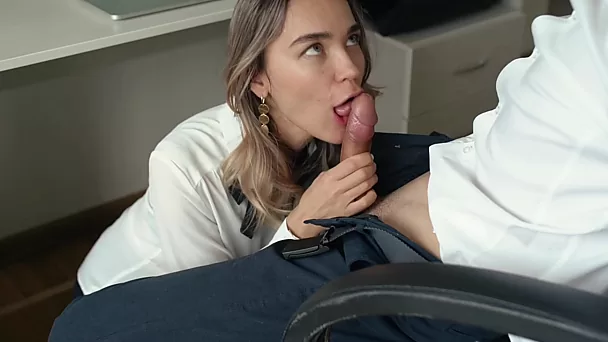 A hot secretary knows her way around when she wants to please her boss